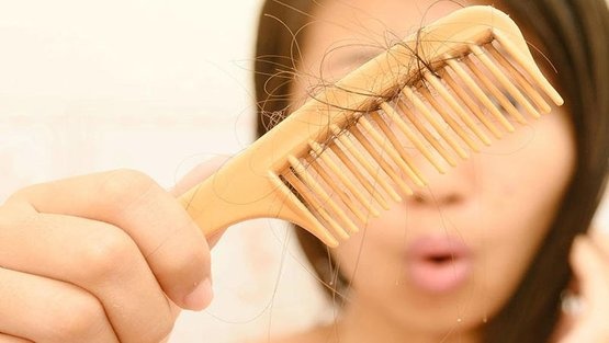 هل يتساقط شعرك خلال الصيف؟